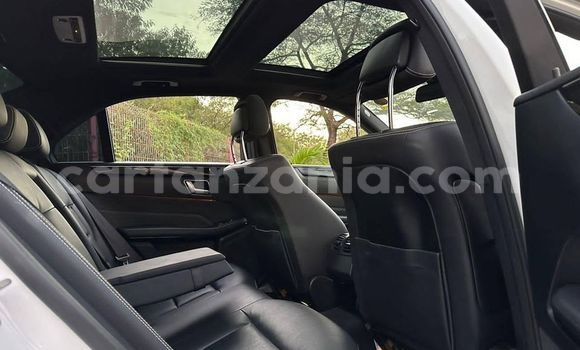 Nunua Ilio tumika Mercedes‒Benz E–Class Nyeupe Gari ndani ya Bagamoyo nchini Pwani Nunua Ilio tumika Mercedes‒Benz E–Class Nyeupe Gari ndani ya Bagamoyo nchini Pwani