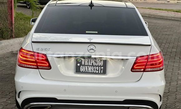 Nunua Ilio tumika Mercedes‒Benz E–Class Nyeupe Gari ndani ya Bagamoyo nchini Pwani Nunua Ilio tumika Mercedes‒Benz E–Class Nyeupe Gari ndani ya Bagamoyo nchini Pwani