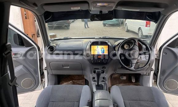 Nunua Ilio tumika Toyota RAV4 Nyeupe Gari ndani ya Bariadi nchini Simiyu Nunua Ilio tumika Toyota RAV4 Nyeupe Gari ndani ya Bariadi nchini Simiyu