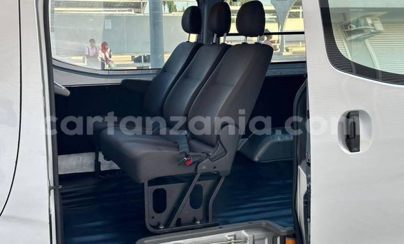 Nunua Ilio tumika Nissan Caravan Nyeupe Gari ndani ya Bahi nchini Dodoma Nunua Ilio tumika Nissan Caravan Nyeupe Gari ndani ya Bahi nchini Dodoma