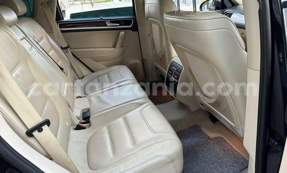 Nunua Ilio tumika Volkswagen Touareg Nyeusi Gari ndani ya Bahi nchini Dodoma Nunua Ilio tumika Volkswagen Touareg Nyeusi Gari ndani ya Bahi nchini Dodoma