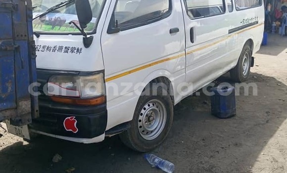 Buy Used Toyota Hiace White Car in Bariadi in Simiyu Buy Used Toyota Hiace White Car in Bariadi in Simiyu