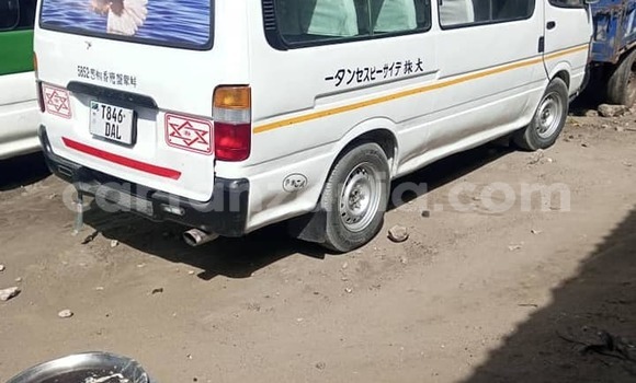 Buy Used Toyota Hiace White Car in Bariadi in Simiyu Buy Used Toyota Hiace White Car in Bariadi in Simiyu