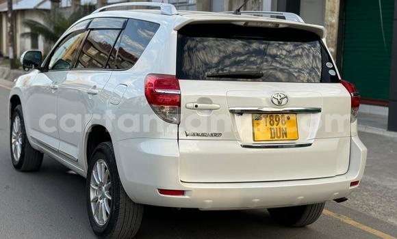Buy Used Toyota Vanguard White Car in Dar es Salaam in Dar es Salaam