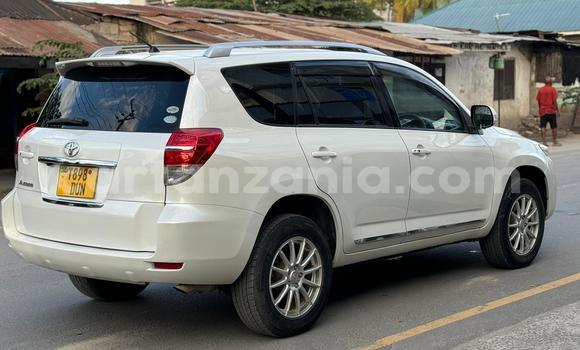 Buy Used Toyota Vanguard White Car in Dar es Salaam in Dar es Salaam Buy Used Toyota Vanguard White Car in Dar es Salaam in Dar es Salaam