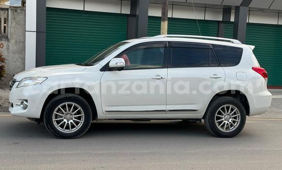 Buy Used Toyota Vanguard White Car in Dar es Salaam in Dar es Salaam Buy Used Toyota Vanguard White Car in Dar es Salaam in Dar es Salaam