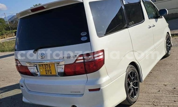 Buy Used Toyota Noah White Car in Dar es Salaam in Dar es Salaam Buy Used Toyota Noah White Car in Dar es Salaam in Dar es Salaam