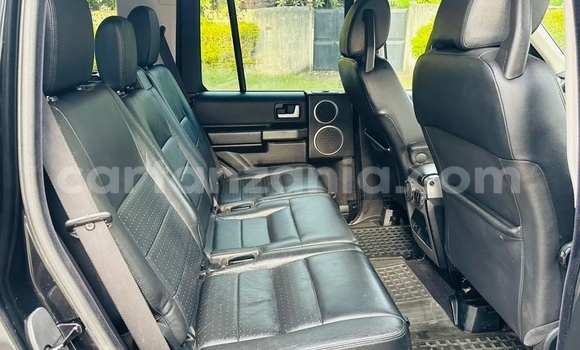 Nunua Ilio tumika Land Rover Discovery Nyeusi Gari ndani ya Dar es Salaam nchini Dar es Salaam Nunua Ilio tumika Land Rover Discovery Nyeusi Gari ndani ya Dar es Salaam nchini Dar es Salaam