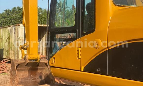 Nunua Ilio tumika Caterpillar 120 Nyingine Lori ndani ya Dar es Salaam nchini Dar es Salaam Nunua Ilio tumika Caterpillar 120 Nyingine Lori ndani ya Dar es Salaam nchini Dar es Salaam