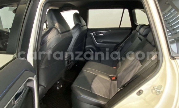 Buy Used Toyota RAV4 White Car in Import - Dubai in Arusha Buy Used Toyota RAV4 White Car in Import - Dubai in Arusha
