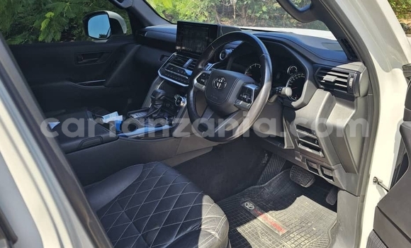 Buy Used Toyota Land Cruiser White Car in Dar es Salaam in Dar es Salaam Buy Used Toyota Land Cruiser White Car in Dar es Salaam in Dar es Salaam