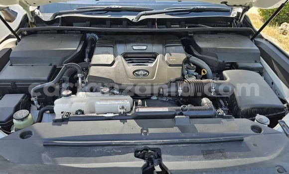Buy Used Toyota Land Cruiser White Car in Dar es Salaam in Dar es Salaam Buy Used Toyota Land Cruiser White Car in Dar es Salaam in Dar es Salaam