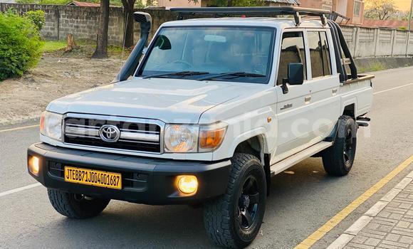 Buy Import Toyota Pickup White Car in Dar es Salaam in Dar es Salaam