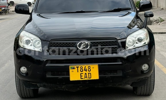 Nunua Ilio tumika Toyota RAV4 Nyeusi Gari ndani ya Dar es Salaam nchini Dar es Salaam