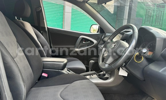 Nunua Ilio tumika Toyota RAV4 Nyeusi Gari ndani ya Dar es Salaam nchini Dar es Salaam Nunua Ilio tumika Toyota RAV4 Nyeusi Gari ndani ya Dar es Salaam nchini Dar es Salaam