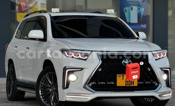 Buy Used Toyota Kluger White Car in Dar es Salaam in Dar es Salaam