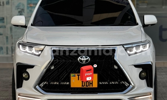 Buy Used Toyota Kluger White Car in Dar es Salaam in Dar es Salaam Buy Used Toyota Kluger White Car in Dar es Salaam in Dar es Salaam
