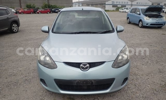 Nunua Imported Mazda Demio Bluu Gari ndani ya Dar es Salaam nchini Dar es Salaam