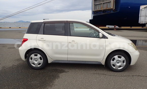 Nunua Ilio tumika Toyota Mark X Nyeupe Gari ndani ya Dar es Salaam nchini Dar es Salaam