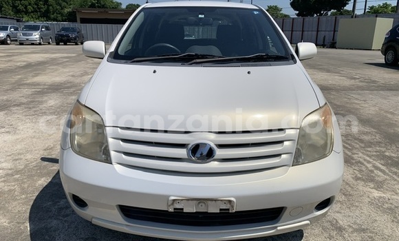Buy Used Toyota IST White Car in Dar es Salaam in Dar es Salaam Buy Used Toyota IST White Car in Dar es Salaam in Dar es Salaam