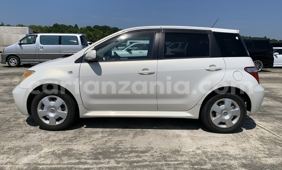 Buy Used Toyota IST White Car in Dar es Salaam in Dar es Salaam Buy Used Toyota IST White Car in Dar es Salaam in Dar es Salaam