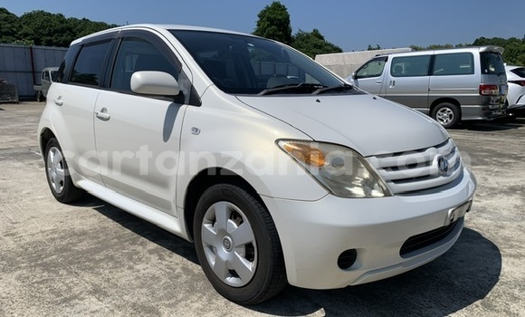 Buy Used Toyota IST White Car in Dar es Salaam in Dar es Salaam Buy Used Toyota IST White Car in Dar es Salaam in Dar es Salaam