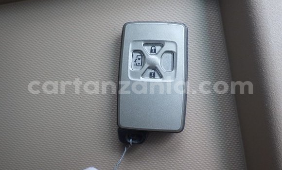 Buy Used Toyota Alphard White Car in Dar es Salaam in Dar es Salaam Buy Used Toyota Alphard White Car in Dar es Salaam in Dar es Salaam