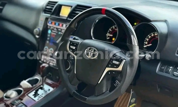 Buy Used Toyota Highlander White Car in Biharamulo in Kagera Buy Used Toyota Highlander White Car in Biharamulo in Kagera