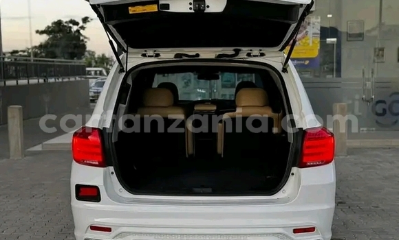 Buy Used Toyota Highlander White Car in Biharamulo in Kagera Buy Used Toyota Highlander White Car in Biharamulo in Kagera