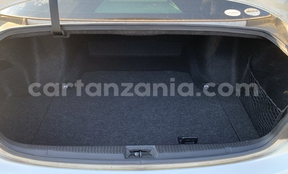 Buy Used Toyota Crown White Car in Dar es Salaam in Dar es Salaam Buy Used Toyota Crown White Car in Dar es Salaam in Dar es Salaam