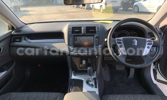 Buy Used Toyota Crown White Car in Dar es Salaam in Dar es Salaam Buy Used Toyota Crown White Car in Dar es Salaam in Dar es Salaam