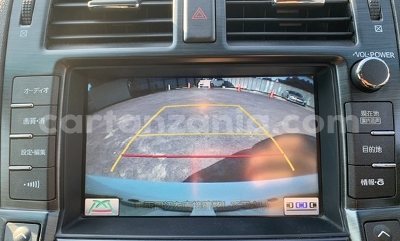 Buy Used Toyota Crown White Car in Dar es Salaam in Dar es Salaam Buy Used Toyota Crown White Car in Dar es Salaam in Dar es Salaam