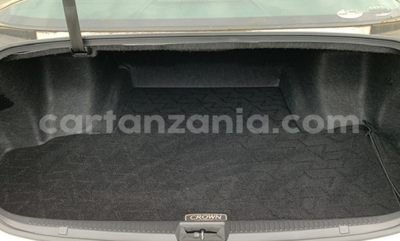 Nunua Ilio tumika Toyota Crown Nyeupe Gari ndani ya Dar es Salaam nchini Dar es Salaam Nunua Ilio tumika Toyota Crown Nyeupe Gari ndani ya Dar es Salaam nchini Dar es Salaam