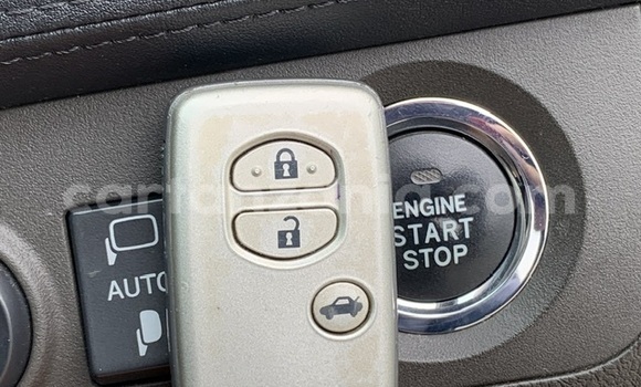 Nunua Ilio tumika Toyota Crown Nyeupe Gari ndani ya Dar es Salaam nchini Dar es Salaam Nunua Ilio tumika Toyota Crown Nyeupe Gari ndani ya Dar es Salaam nchini Dar es Salaam