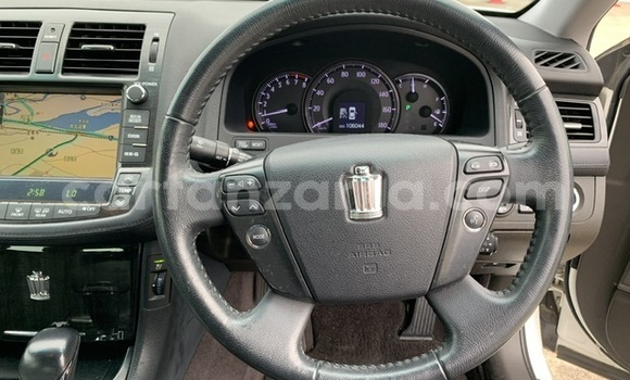 Nunua Ilio tumika Toyota Crown Nyeupe Gari ndani ya Dar es Salaam nchini Dar es Salaam Nunua Ilio tumika Toyota Crown Nyeupe Gari ndani ya Dar es Salaam nchini Dar es Salaam