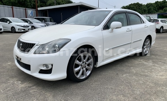 Nunua Ilio tumika Toyota Crown Nyeupe Gari ndani ya Dar es Salaam nchini Dar es Salaam Nunua Ilio tumika Toyota Crown Nyeupe Gari ndani ya Dar es Salaam nchini Dar es Salaam