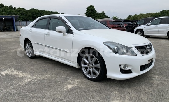 Nunua Ilio tumika Toyota Crown Nyeupe Gari ndani ya Dar es Salaam nchini Dar es Salaam Nunua Ilio tumika Toyota Crown Nyeupe Gari ndani ya Dar es Salaam nchini Dar es Salaam