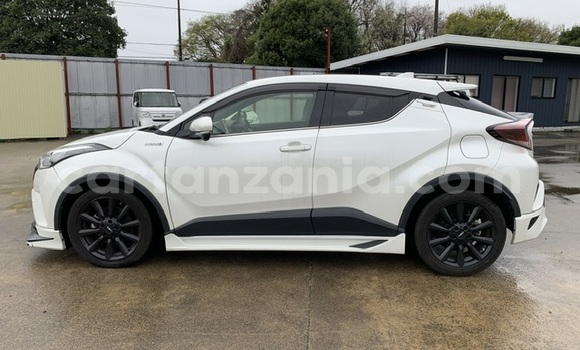 Buy Used Toyota C-HR White Car in Dar es Salaam in Dar es Salaam Buy Used Toyota C-HR White Car in Dar es Salaam in Dar es Salaam