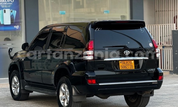 Nunua Mpya Toyota Prado Nyeusi Gari ndani ya Dar es Salaam nchini Dar es Salaam