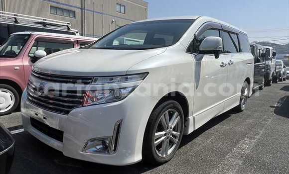 Buy Used Nissan Elgrand White Car in Arusha in Arusha
