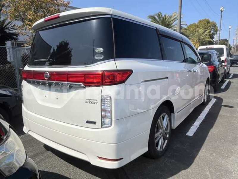 Big with watermark nissan elgrand arusha arusha 22710