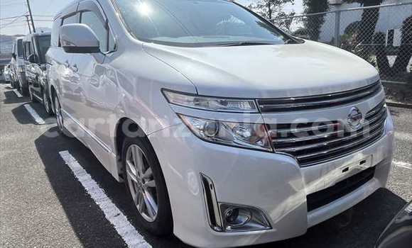 Nunua Ilio tumika Nissan Elgrand Nyeupe Gari ndani ya Arusha nchini Arusha Nunua Ilio tumika Nissan Elgrand Nyeupe Gari ndani ya Arusha nchini Arusha