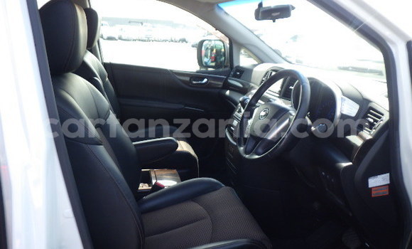 Nunua Ilio tumika Nissan Elgrand Nyeupe Gari ndani ya Arusha nchini Arusha Nunua Ilio tumika Nissan Elgrand Nyeupe Gari ndani ya Arusha nchini Arusha