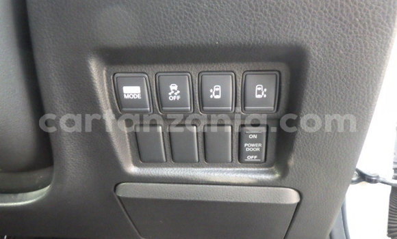 Nunua Ilio tumika Nissan Elgrand Nyeupe Gari ndani ya Arusha nchini Arusha Nunua Ilio tumika Nissan Elgrand Nyeupe Gari ndani ya Arusha nchini Arusha