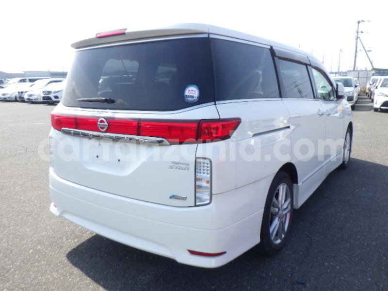 Big with watermark nissan elgrand arusha arusha 22710