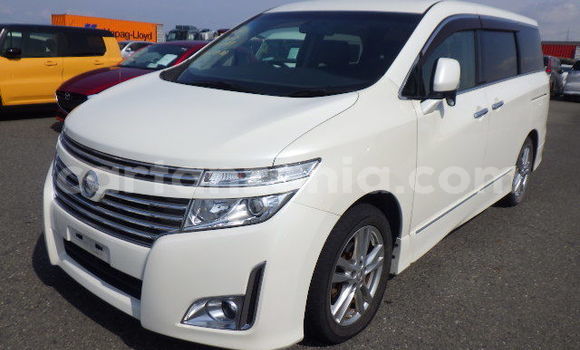 Nunua Ilio tumika Nissan Elgrand Nyeupe Gari ndani ya Arusha nchini Arusha Nunua Ilio tumika Nissan Elgrand Nyeupe Gari ndani ya Arusha nchini Arusha