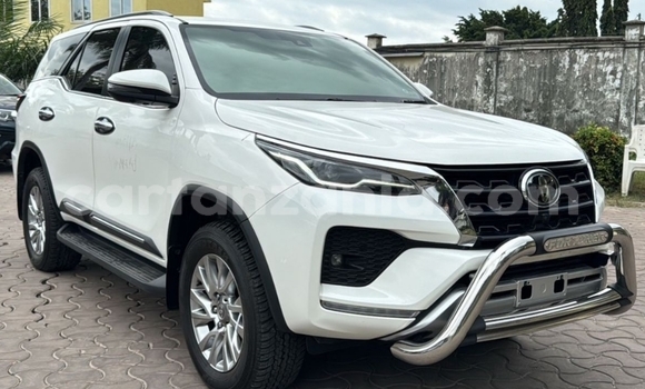 Buy Used Toyota Fortuner White Car in Dar es Salaam in Dar es Salaam Buy Used Toyota Fortuner White Car in Dar es Salaam in Dar es Salaam