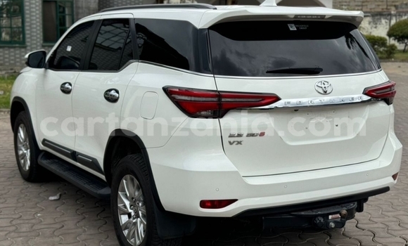 Buy Used Toyota Fortuner White Car in Dar es Salaam in Dar es Salaam Buy Used Toyota Fortuner White Car in Dar es Salaam in Dar es Salaam
