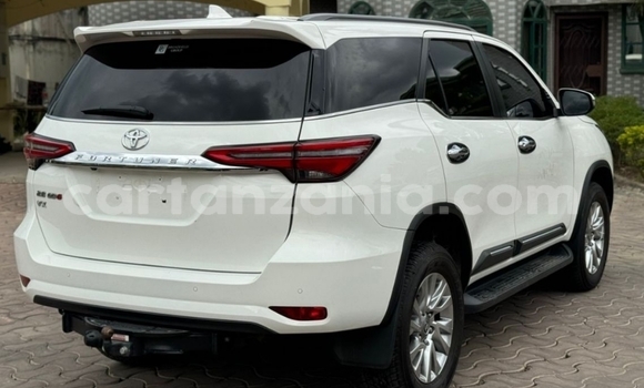 Buy Used Toyota Fortuner White Car in Dar es Salaam in Dar es Salaam Buy Used Toyota Fortuner White Car in Dar es Salaam in Dar es Salaam