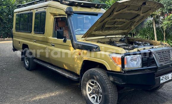 Buy Used Toyota Land Cruiser Beige Car in Arusha in Arusha